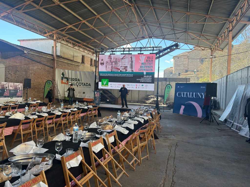 Salses Fruits participa en la primera Calçotada Internacional Simultània